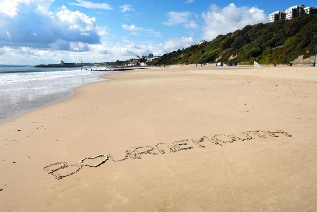 Villa Bournecoast: Beautiful Two Bed Coach House-Hb5458 Bournemouth Esterno foto